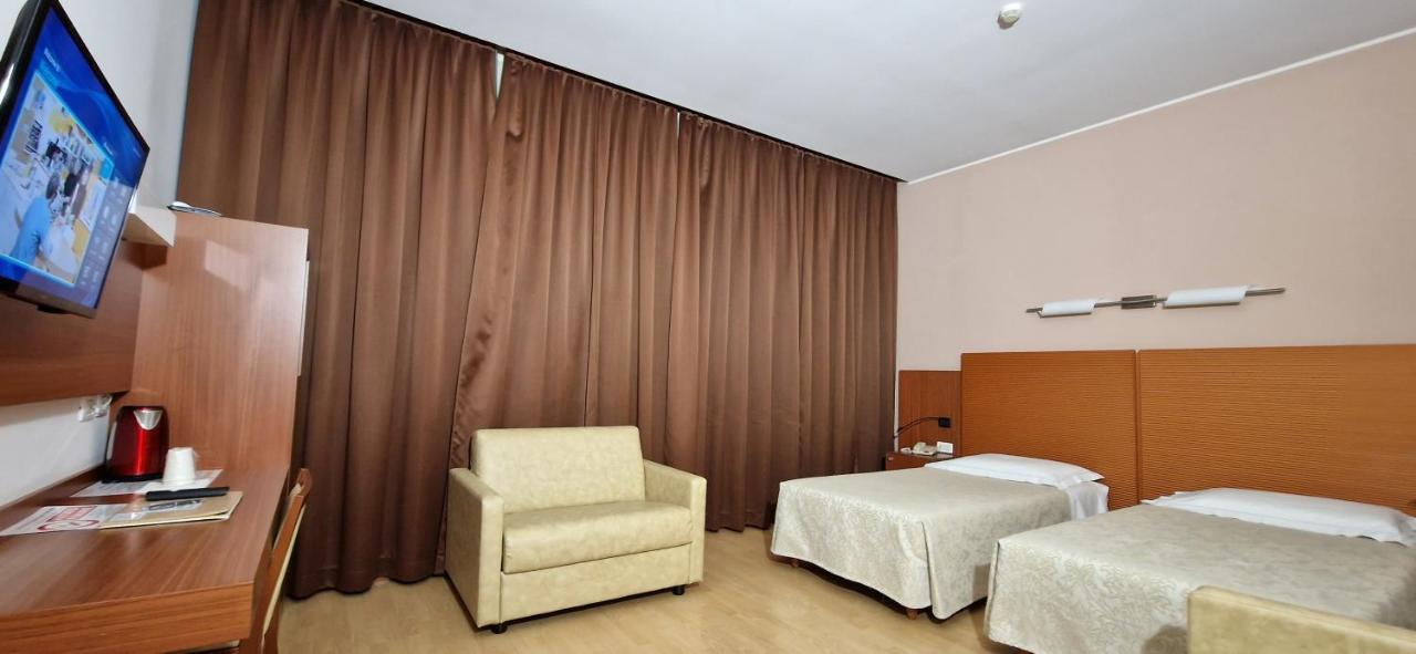 Bella Italia Palace Hotel Novara Exterior photo