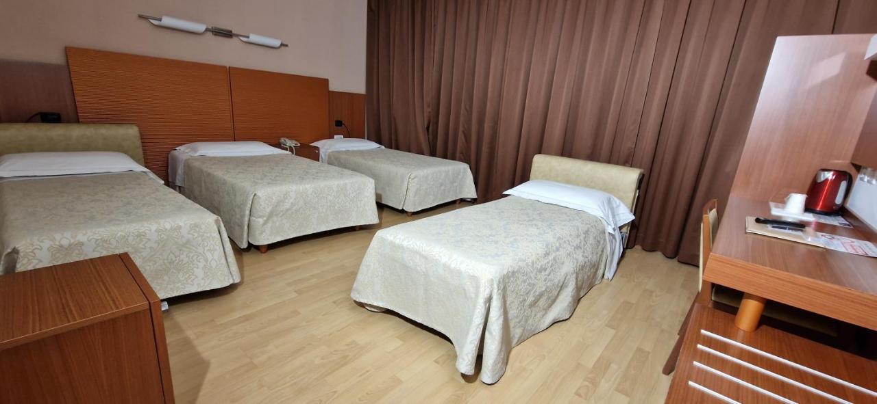 Bella Italia Palace Hotel Novara Exterior photo